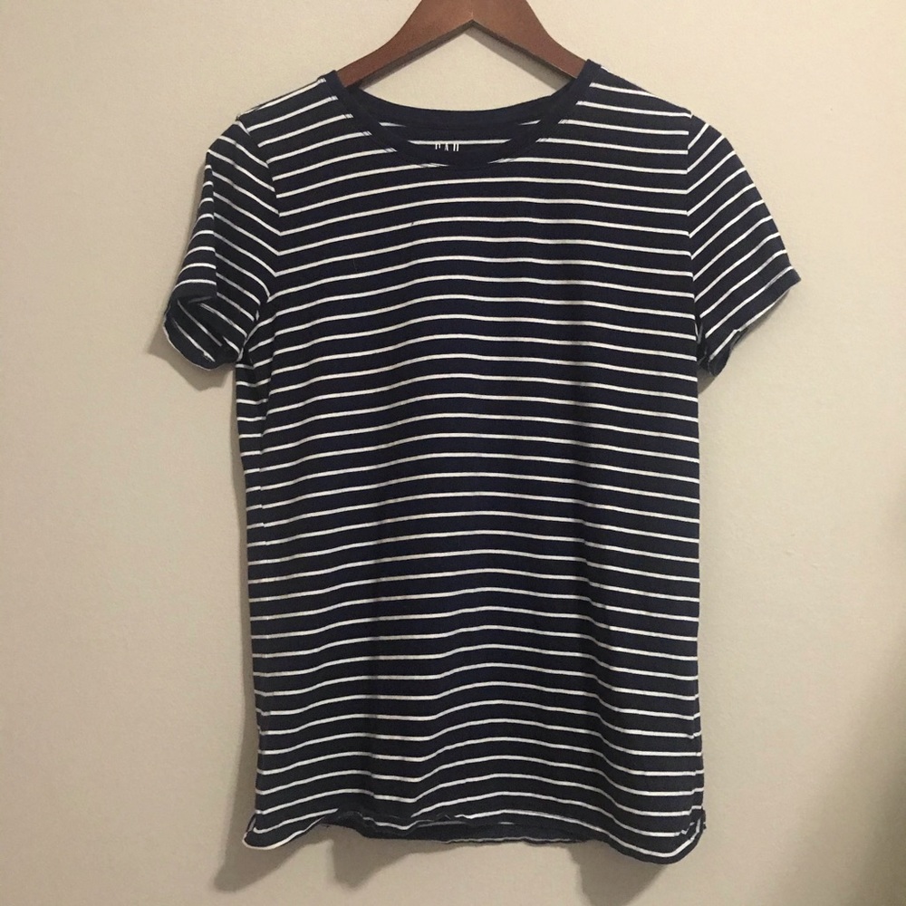 Gap navy white striped t-shirt
